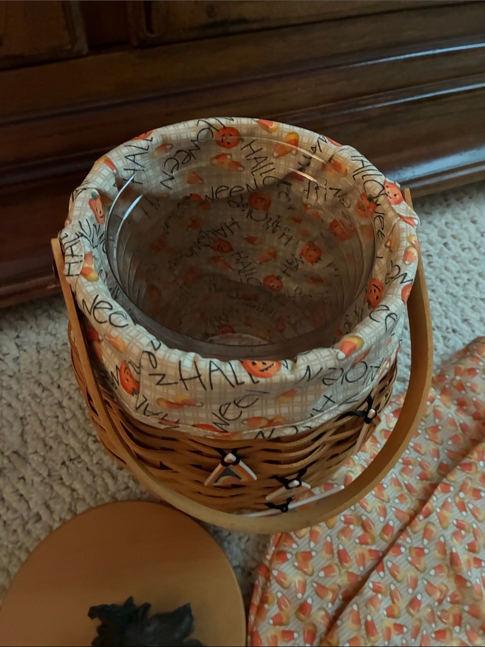 Longaberger Pumpkin Basket with Orange and Tan Candy Corn Liner - Picture 4 of 16